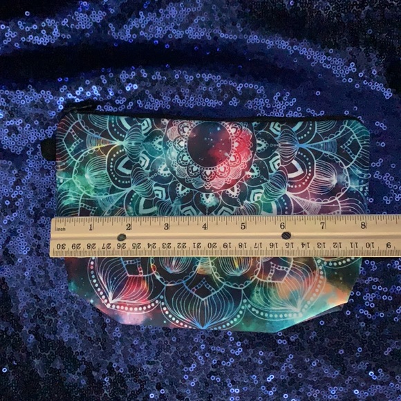 ✨Galaxy Henna Zipper Pouch✨ - NEW - Picture 2 of 3